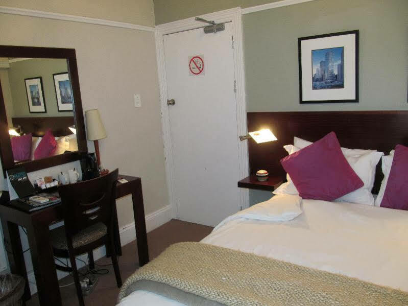 The Vic Hotel Port Elizabeth Exterior foto